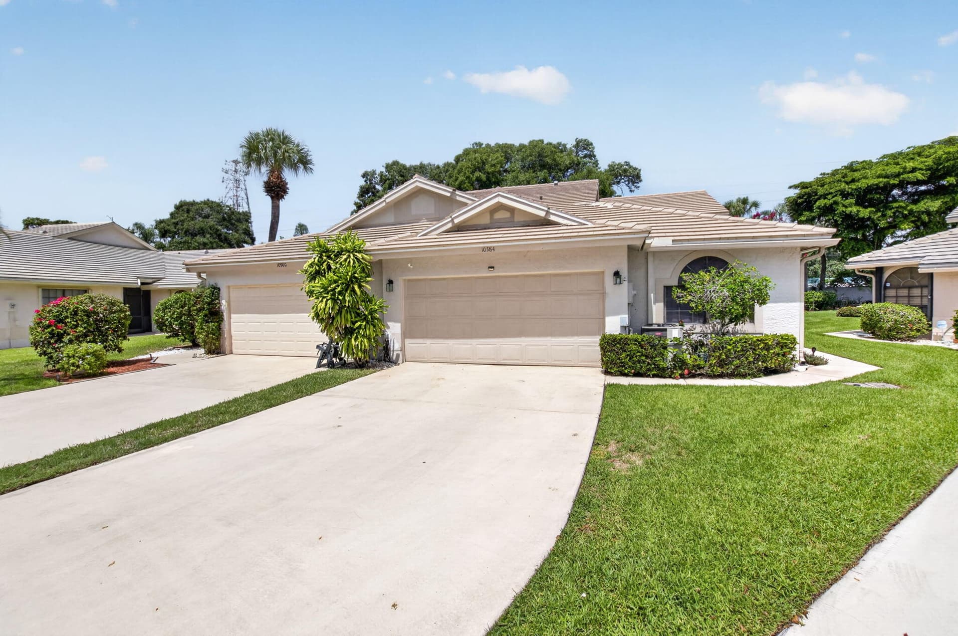 10984 Stafford Circle in Boynton Beach / BRIGHTON LAKES