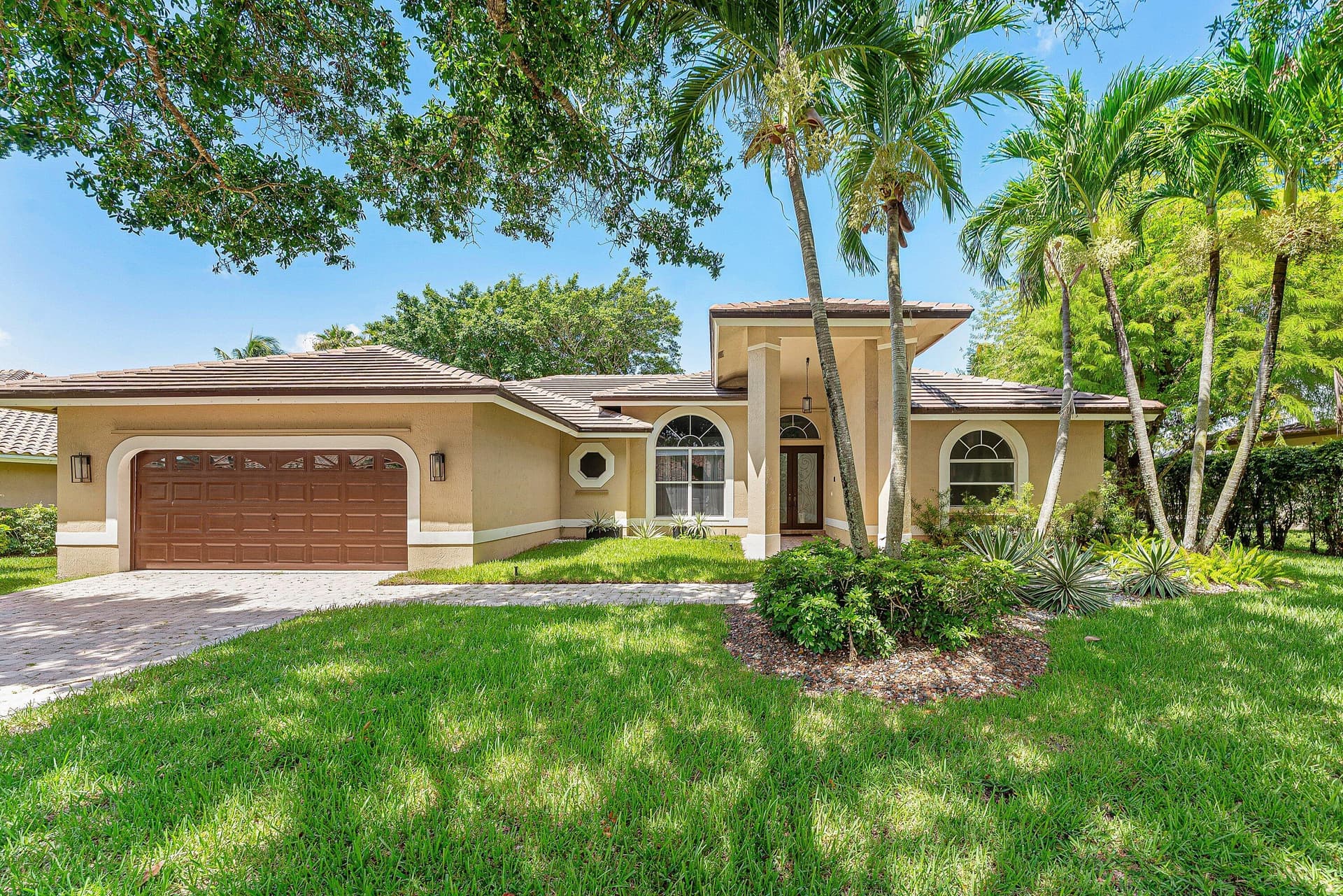 7235 NW 63rd Terrace in Parkland / Ternbridge