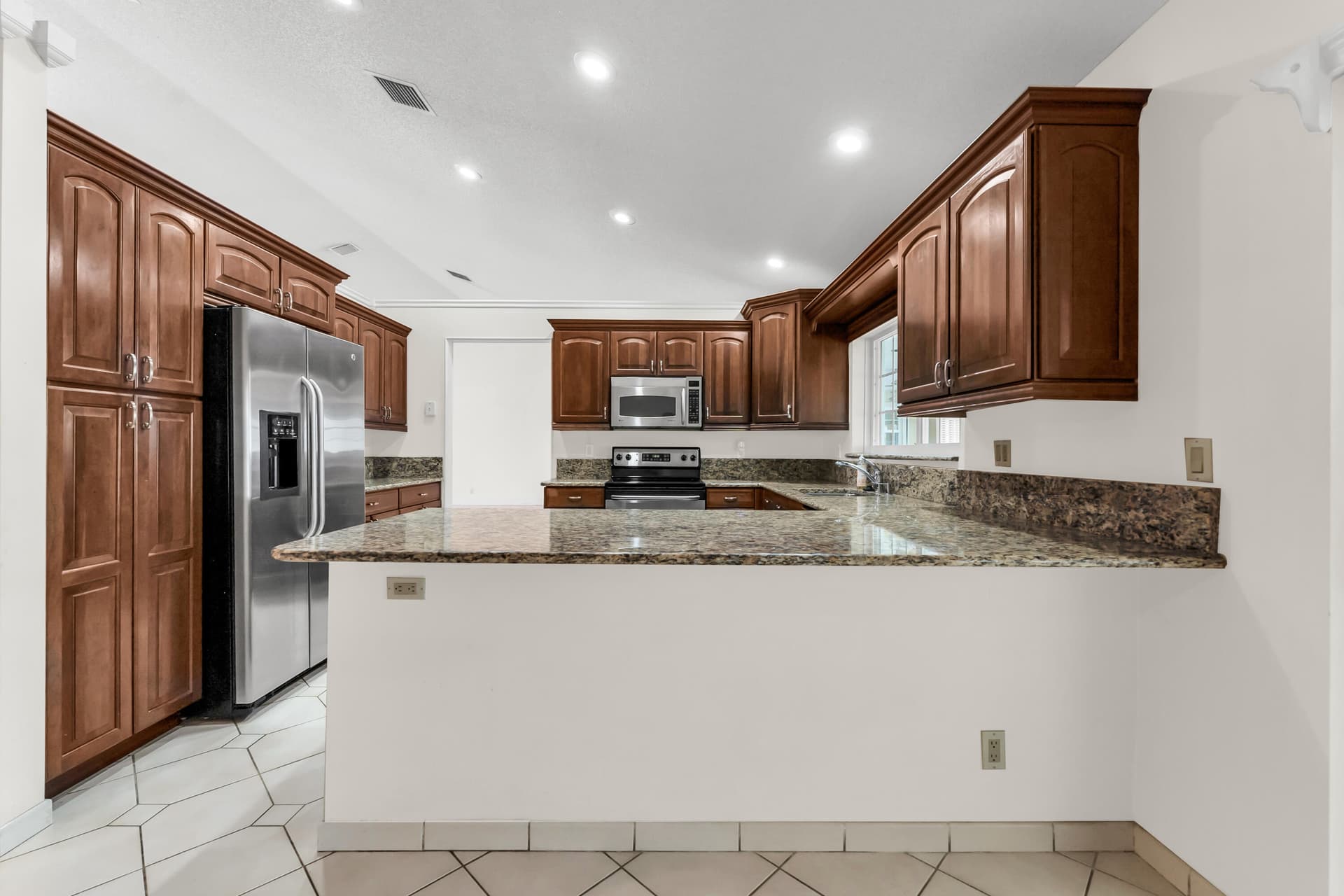 6083 SUNBERRY Circle, Boynton Beach, FL 33437 in Boynton Beach - property photo 7