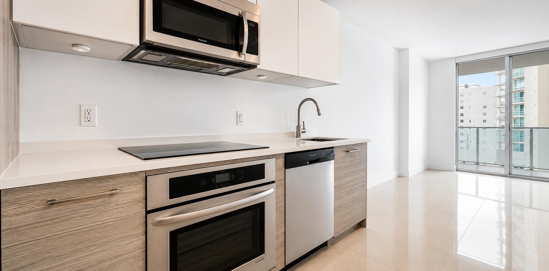 1300 Brickell Bay Drive 1005, Miami, FL 33131 in Miami - property photo 2