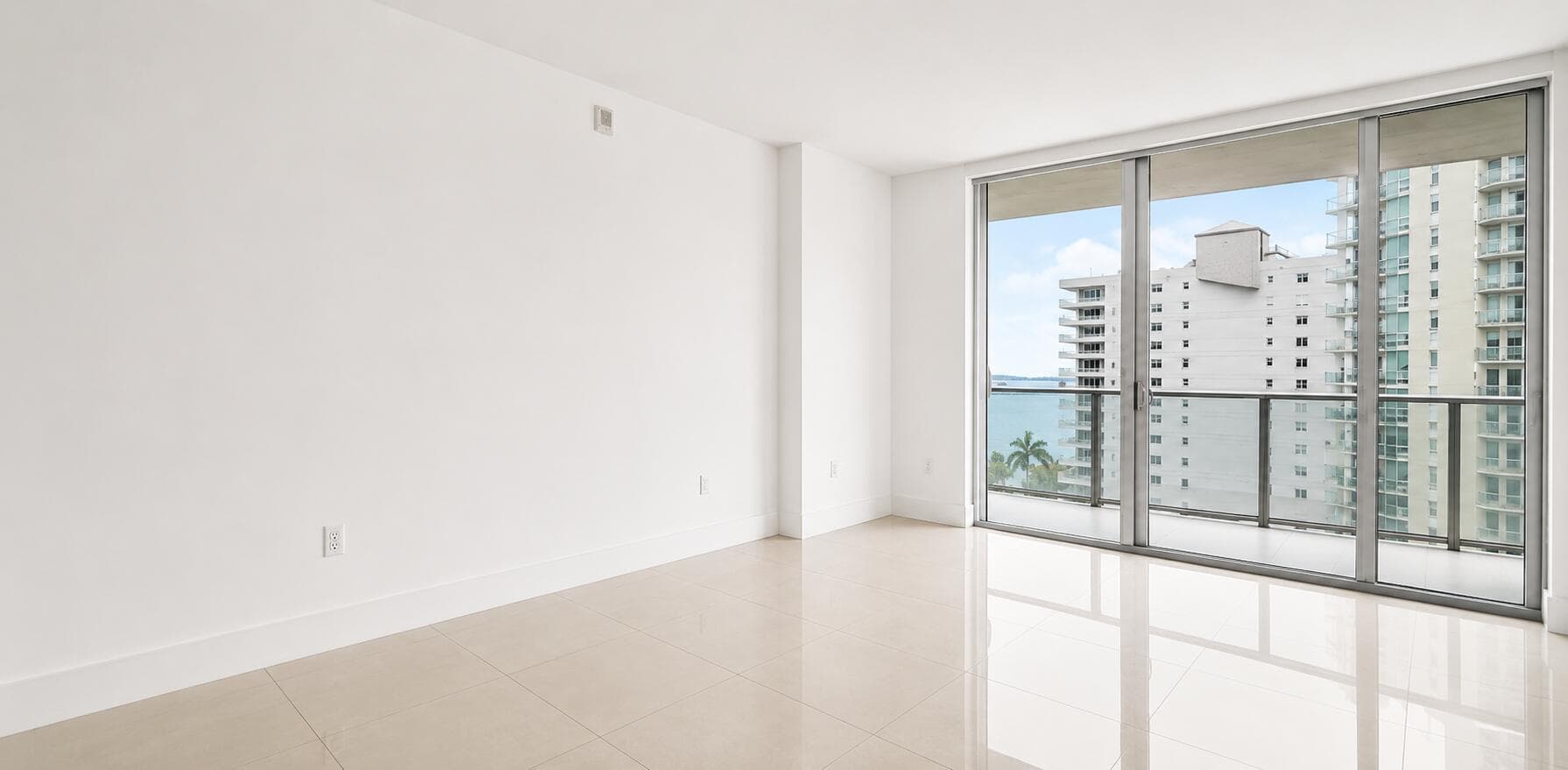 1300 Brickell Bay Drive #1005 in Miami / BRICKELLHOUSE CONDO