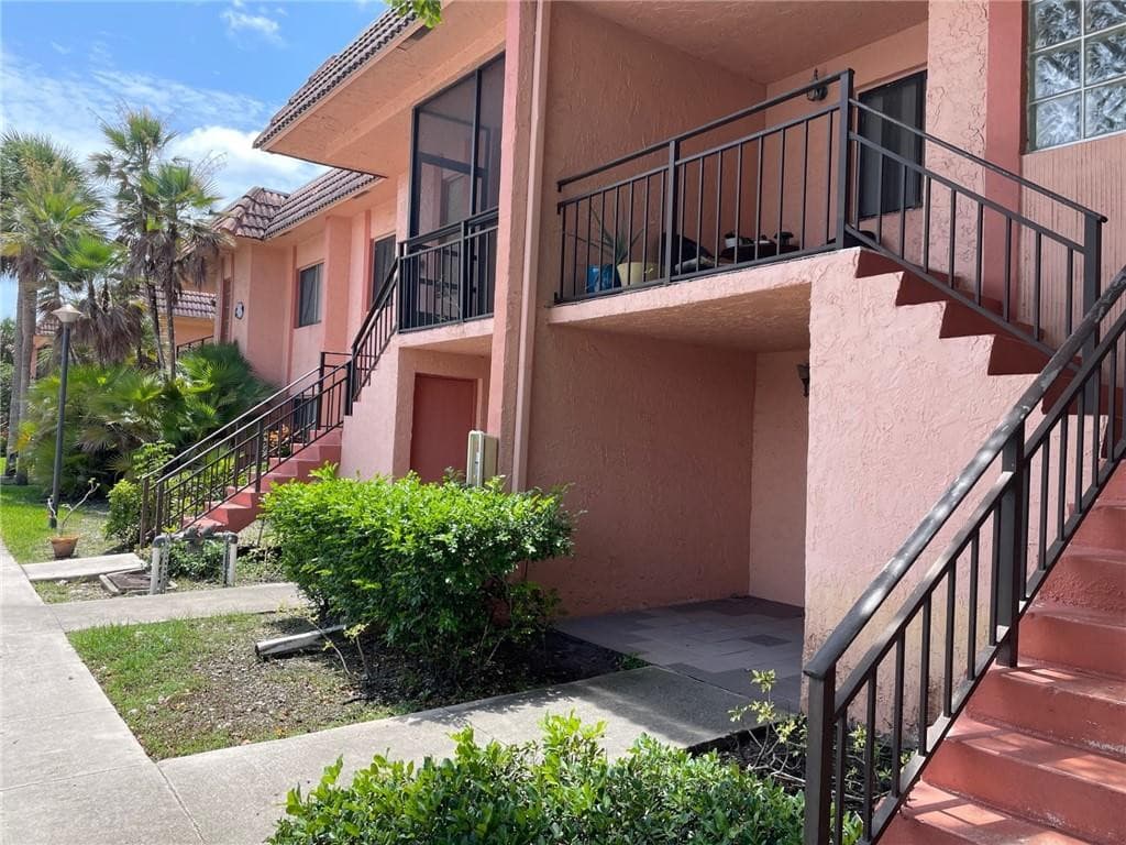 235 LAKEVIEW Drive 102, Weston, FL 33326 in Weston - property photo 2