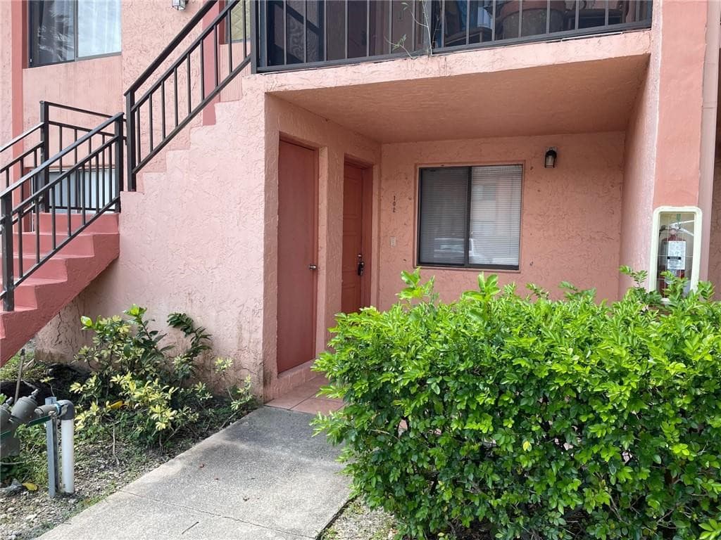 235 LAKEVIEW Drive 102, Weston, FL 33326 in Weston - property photo 3