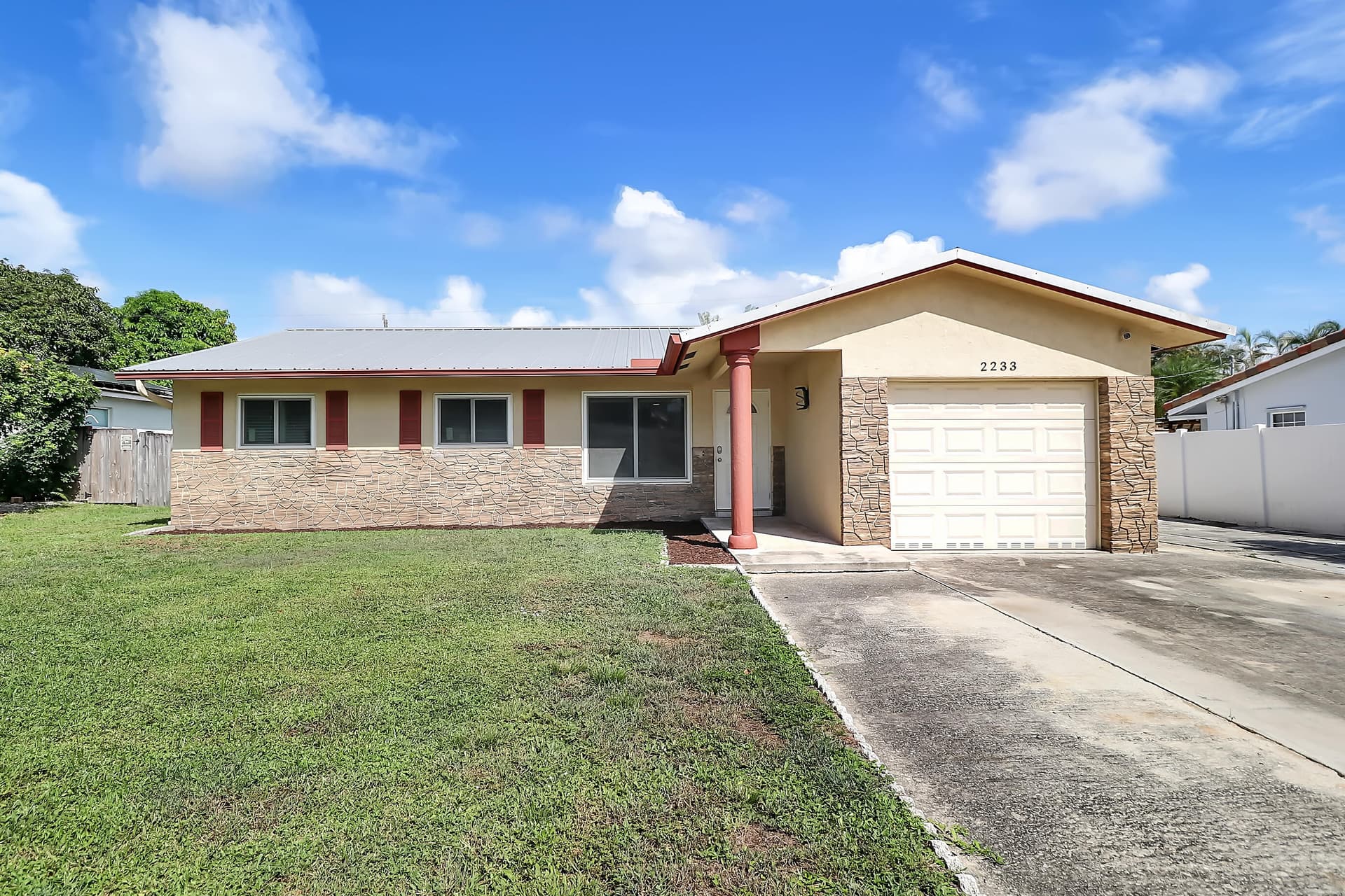2233 NW 3rd Avenue, Boca Raton, FL 33431 in Boca Raton - property photo 2