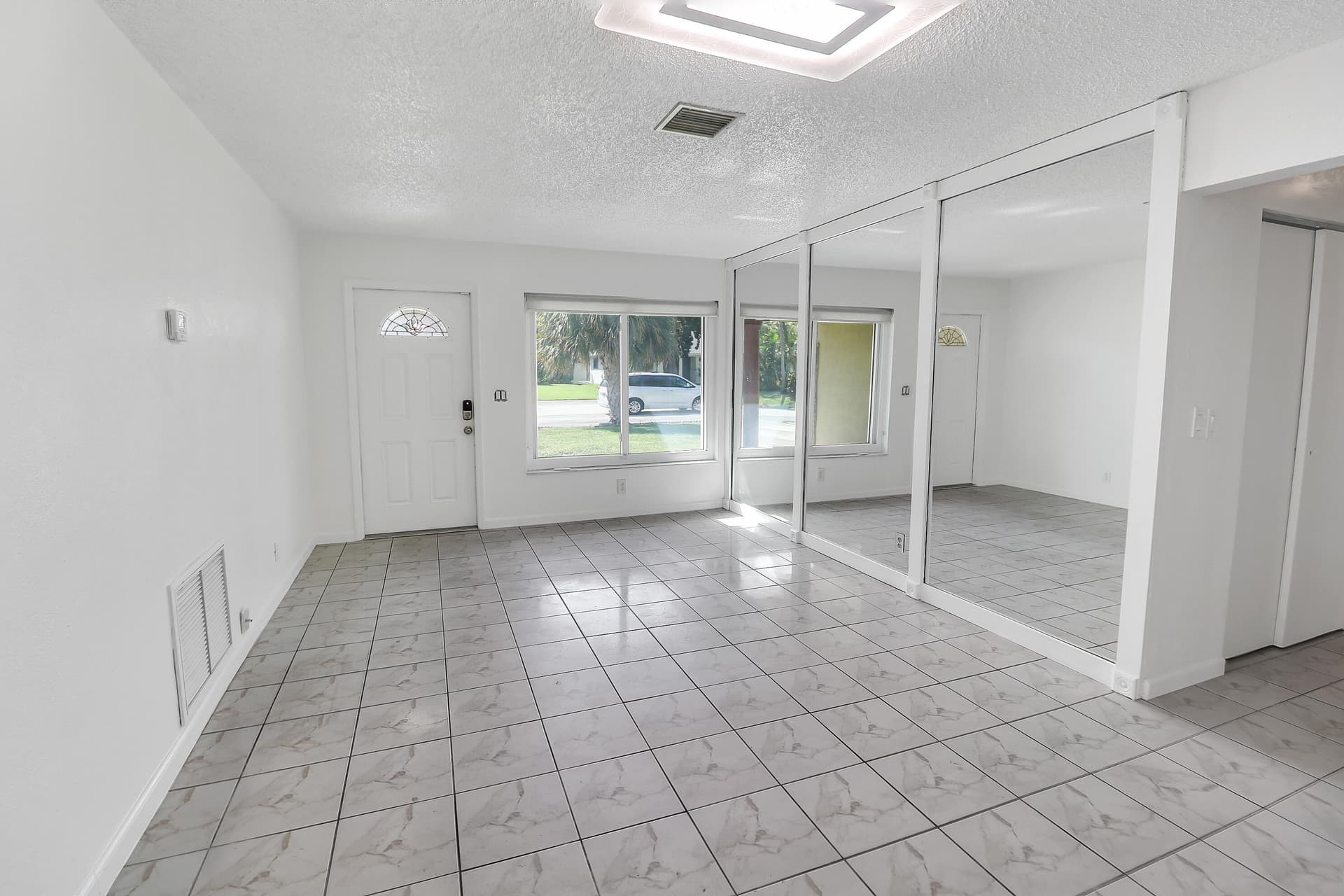 2233 NW 3rd Avenue, Boca Raton, FL 33431 in Boca Raton - property photo 5