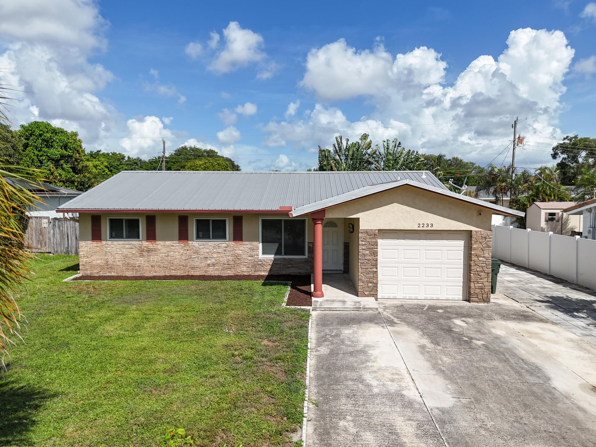 2233 NW 3rd Avenue, Boca Raton, FL 33431 in Boca Raton - property photo 3