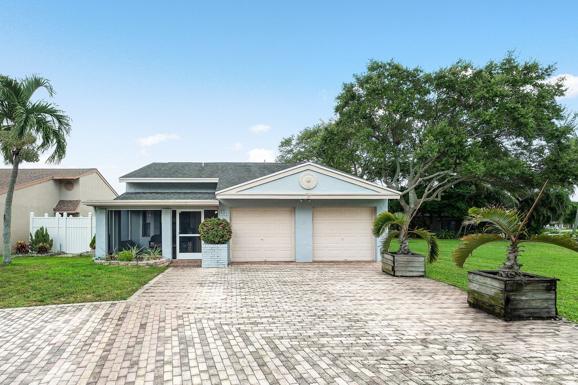 28 Paxford Lane, Boynton Beach, FL 33426 in Boynton Beach - property photo 2
