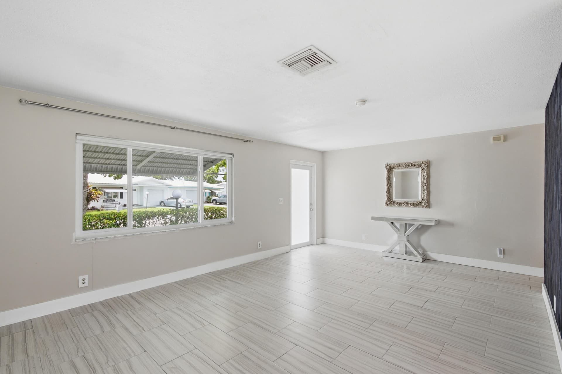 1291 NW 90TH Way, Plantation, FL 33322 in Plantation - property photo 6