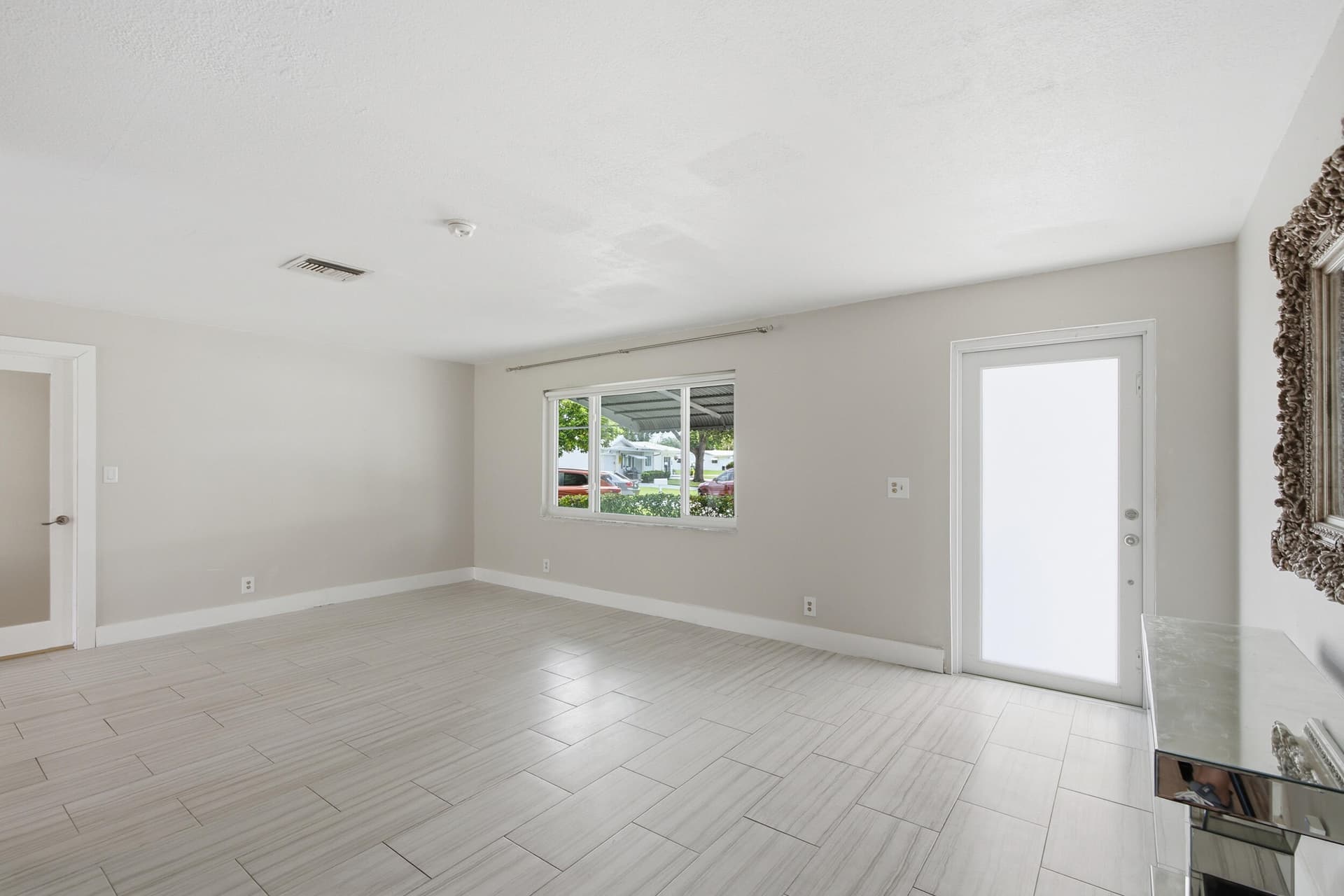 1291 NW 90TH Way, Plantation, FL 33322 in Plantation - property photo 7