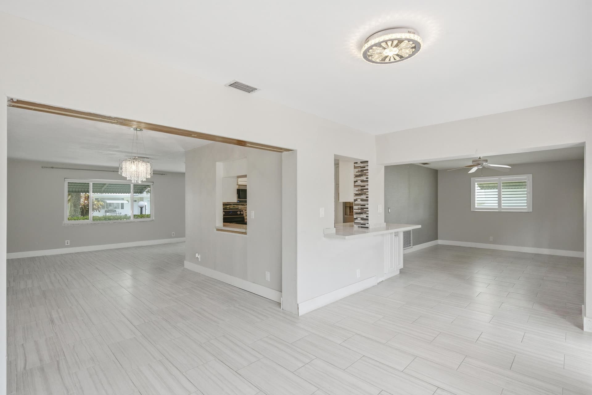 1291 NW 90TH Way, Plantation, FL 33322 in Plantation - property photo 8