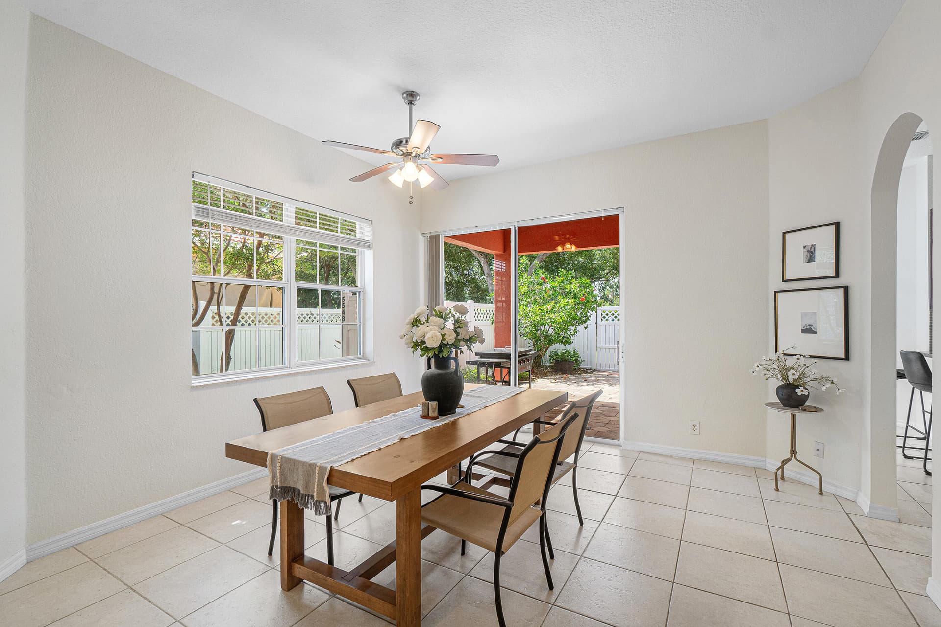 5548 Boynton Gardens Drive, Boynton Beach, FL 33437 in Boynton Beach - property photo 6