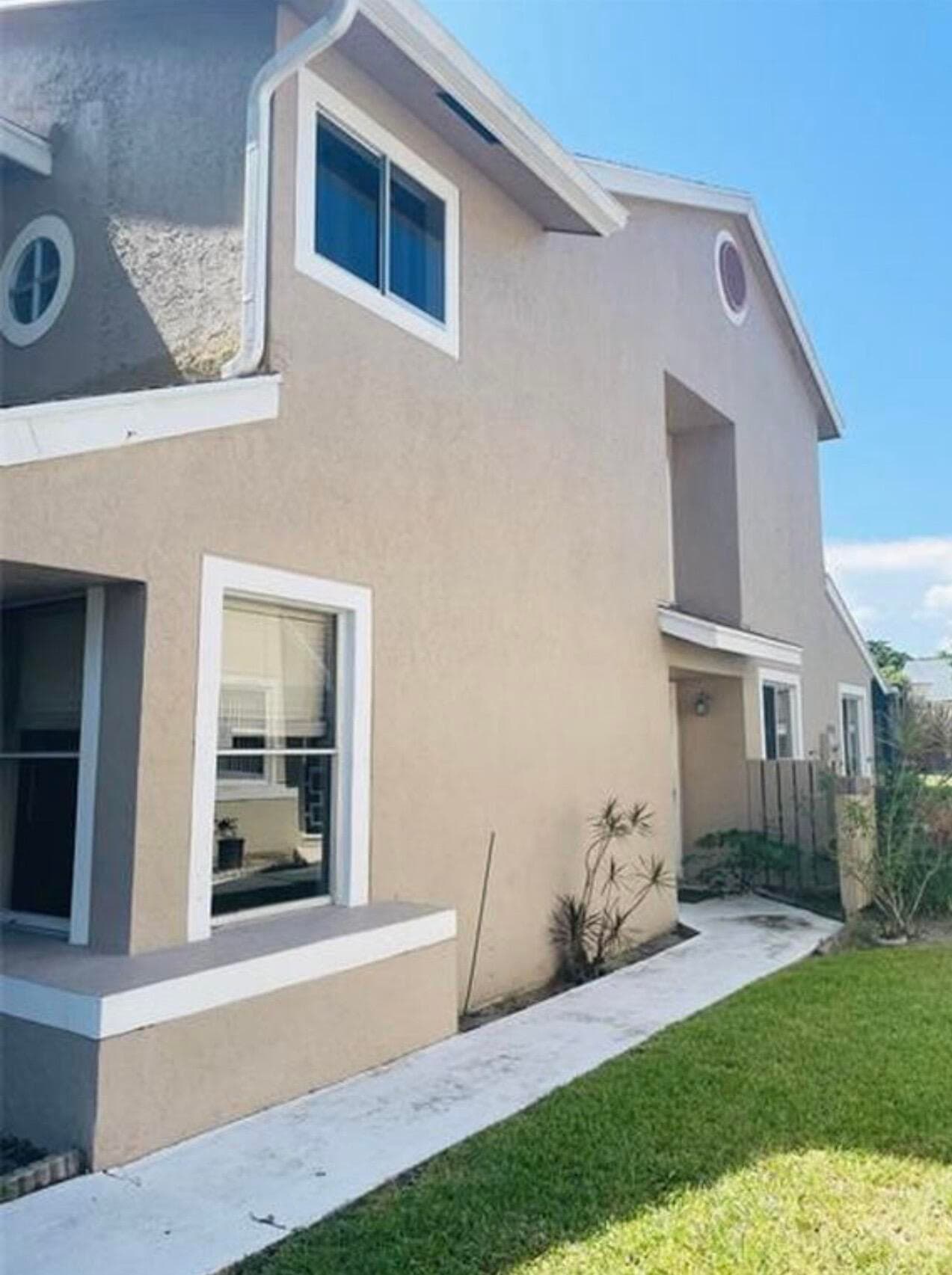 1877 DISCOVERY Way, Deerfield Beach, FL 33442 in Deerfield Beach - property photo 2