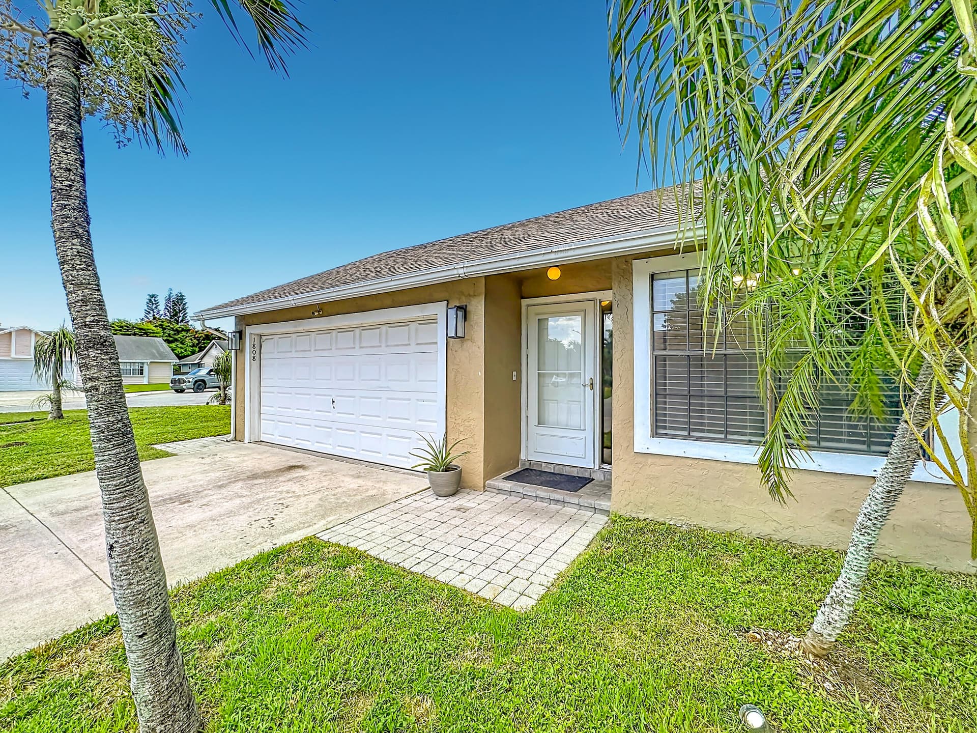 1808 BANYAN CREEK Circle in Boynton Beach / STONEHAVEN 1