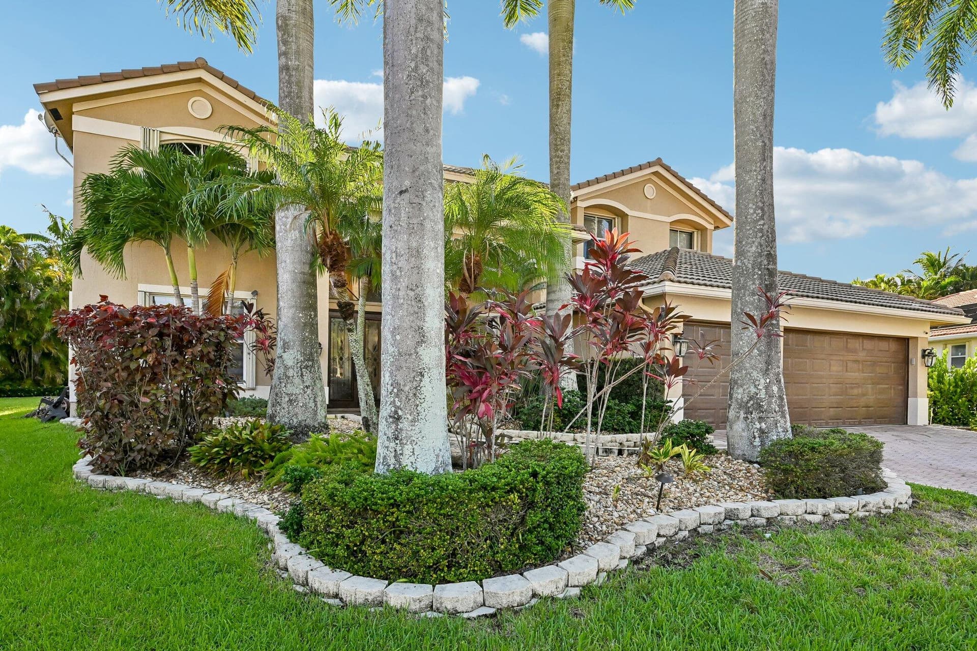 1664 VICTORIA POINTE Lane, Weston, FL 33327 in Weston - property photo 3