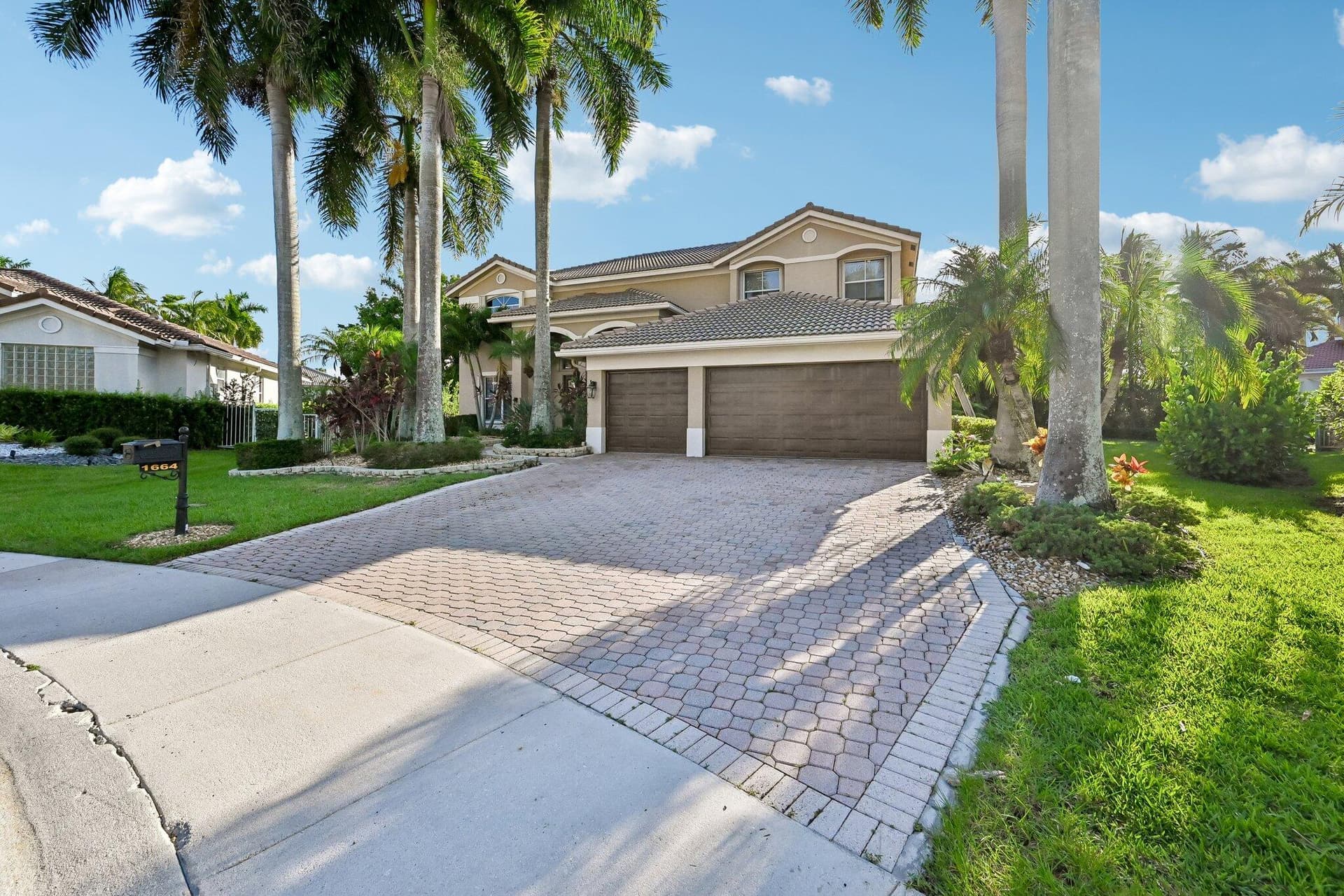 1664 VICTORIA POINTE Lane, Weston, FL 33327 in Weston - property photo 5