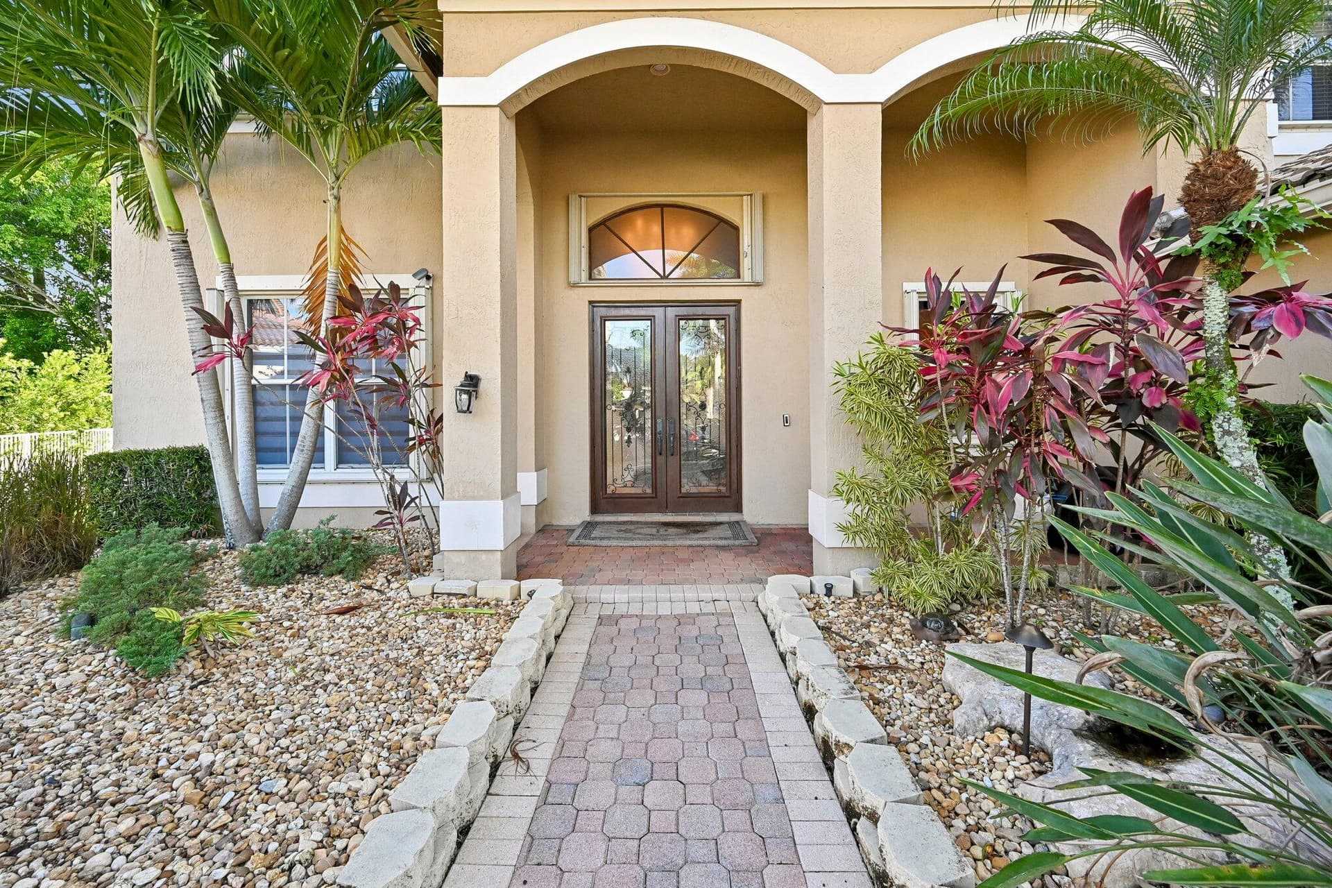 1664 VICTORIA POINTE Lane, Weston, FL 33327 in Weston - property photo 6