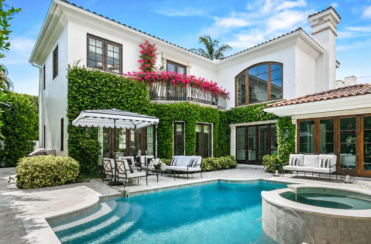 437 Chilean Avenue in Palm Beach / ROYAL PARK