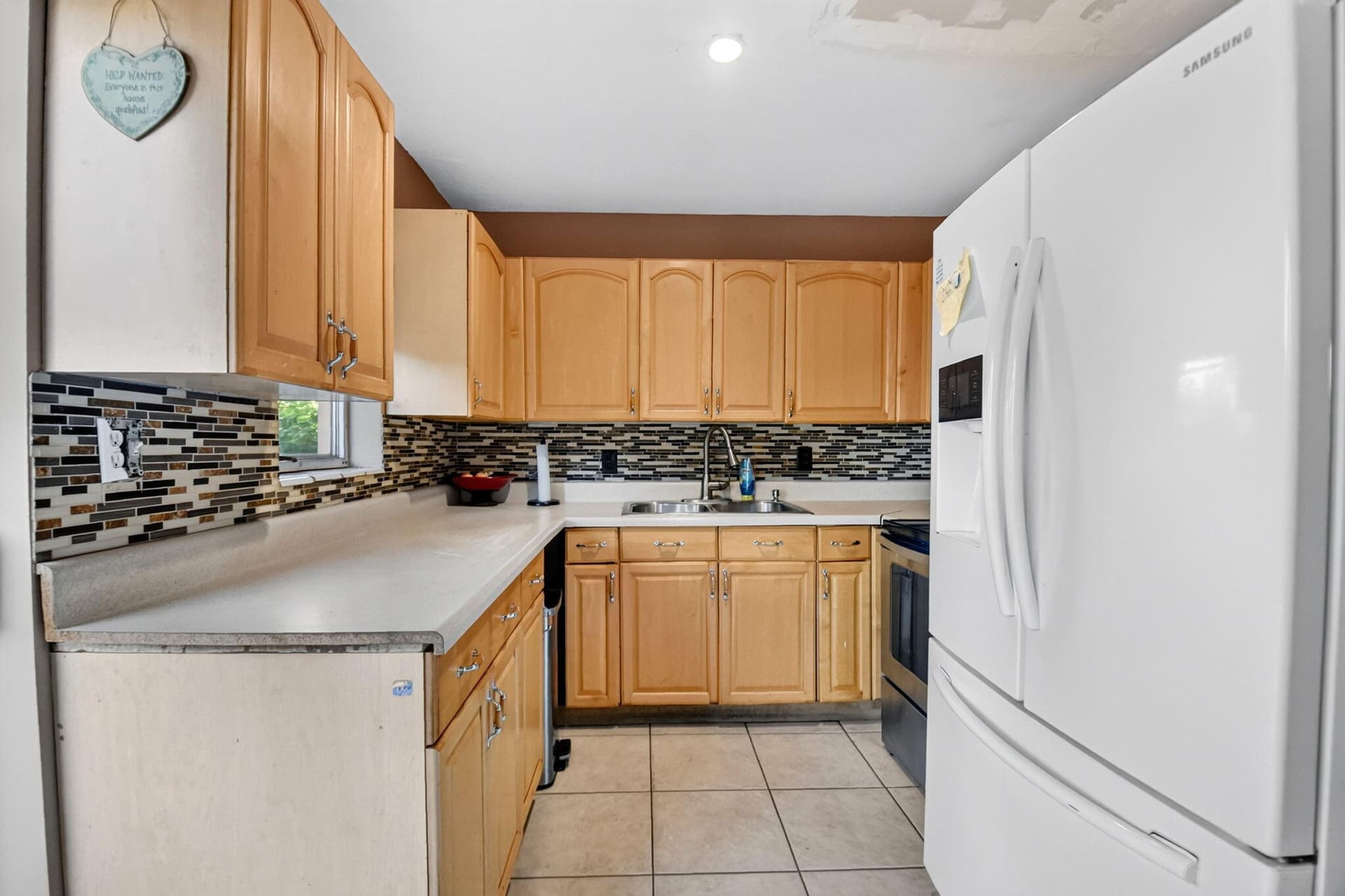 1572 Woodland Avenue, West Palm Beach, FL 33415 in West Palm Beach - property photo 8