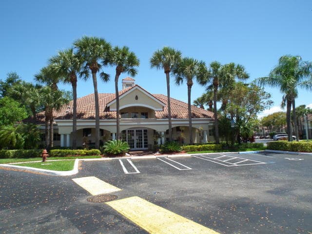 815 W Boynton Beach Boulevard 13-204, Boynton Beach, FL 33426 in Boynton Beach - property photo