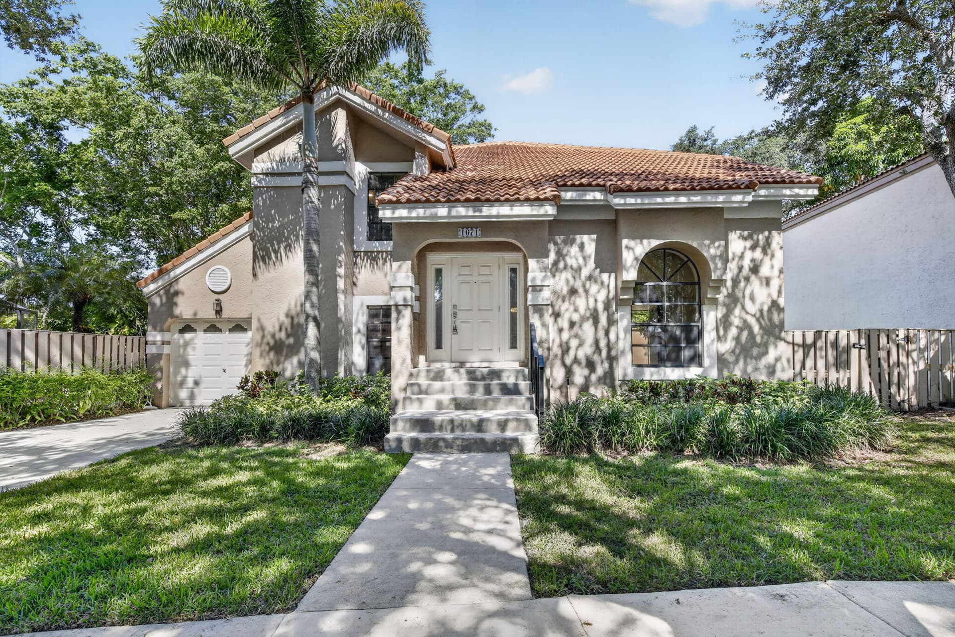 1671 NW 107th Lane, Plantation, FL 33322 in Plantation - property photo