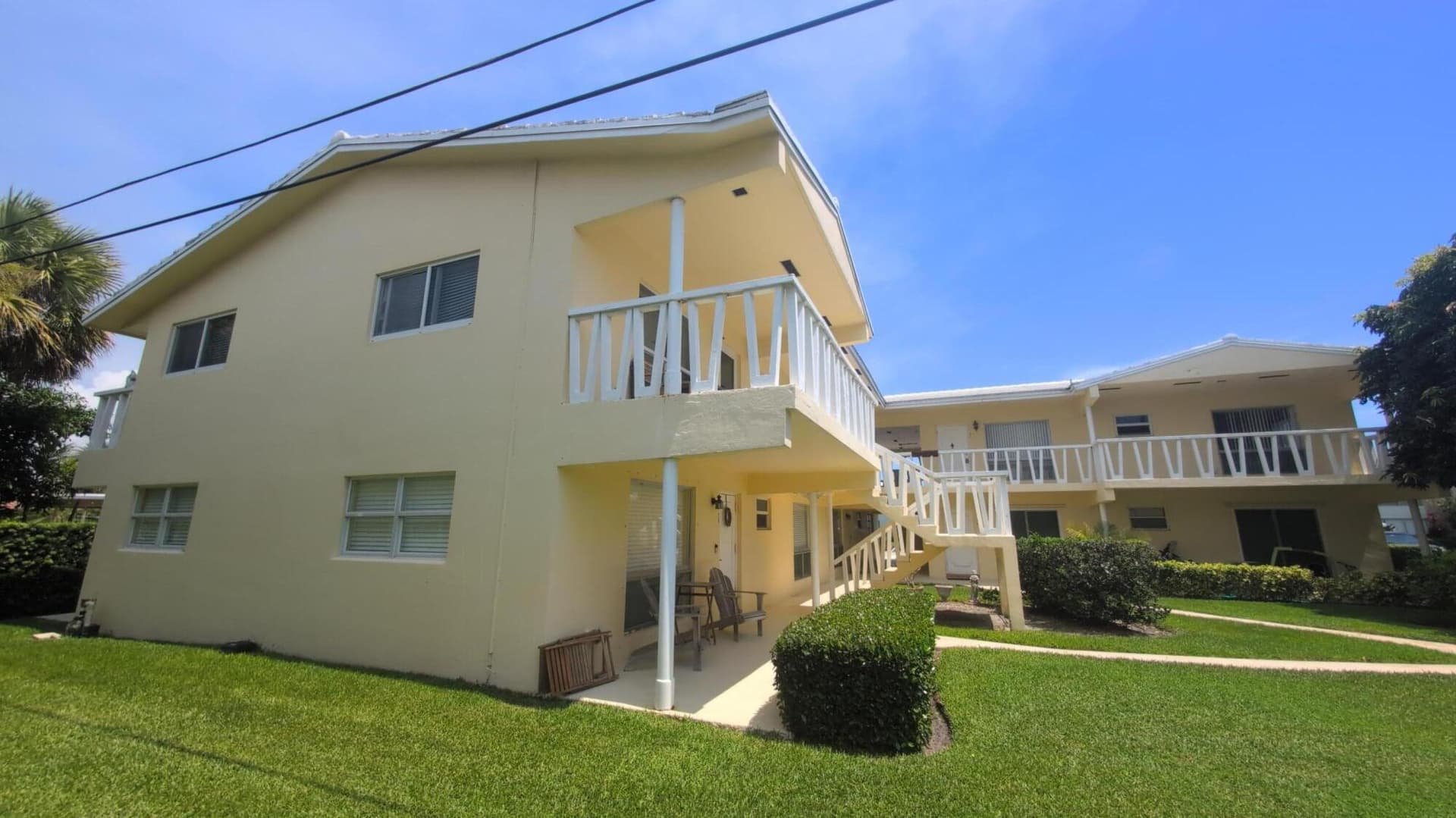 2755 NE 28th Avenue F1, Lighthouse Point, FL 33064 in Lighthouse Point - property photo